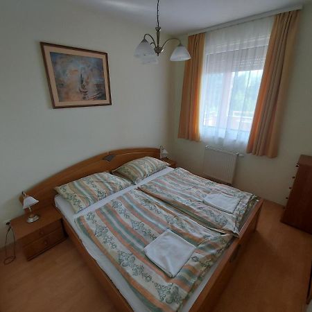 ヘーヴィーズRomai Therme Apartmanアパートメント エクステリア 写真