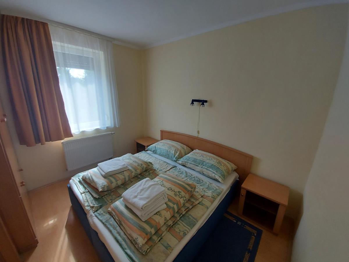 ヘーヴィーズRomai Therme Apartmanアパートメント エクステリア 写真