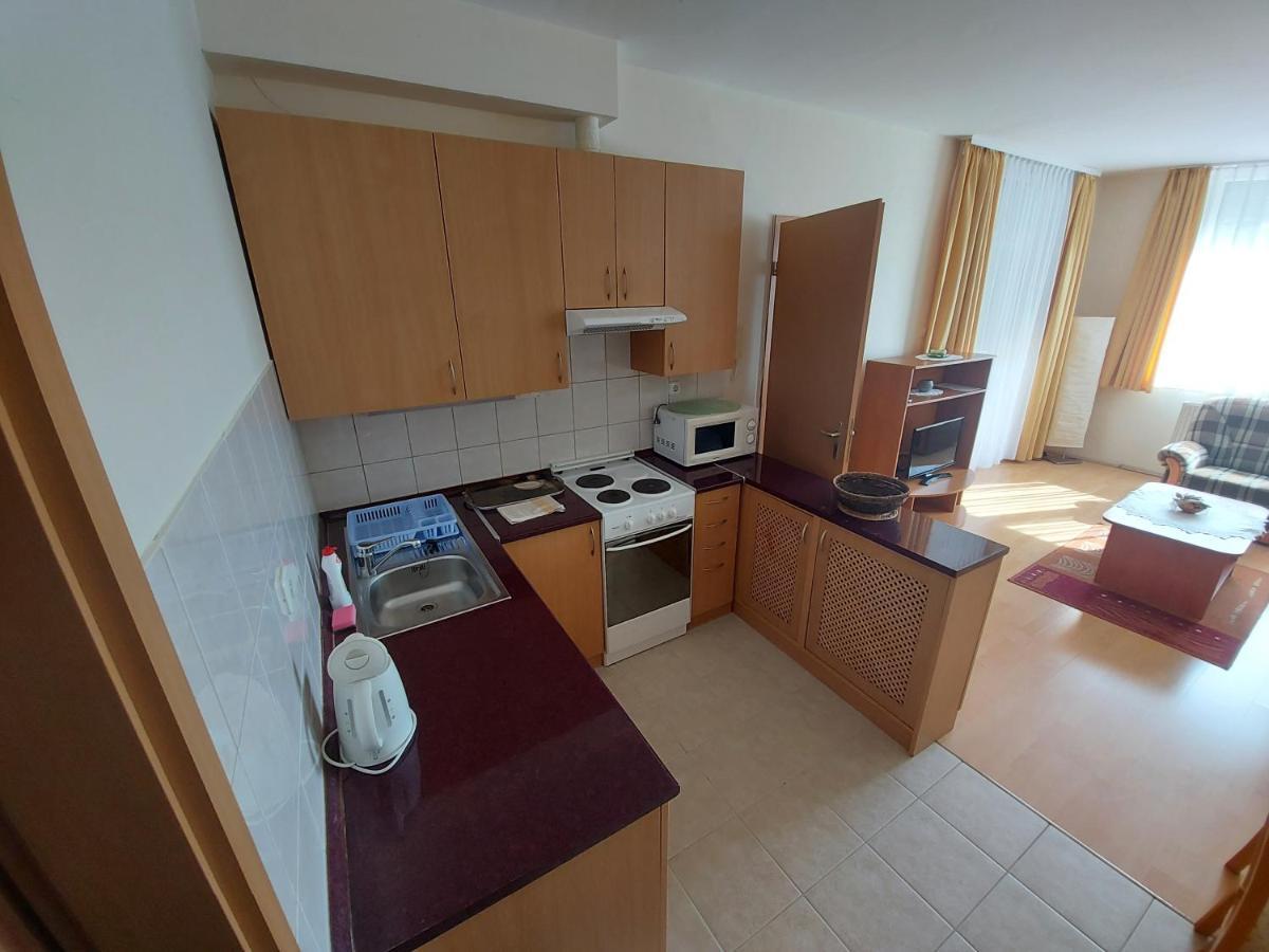 ヘーヴィーズRomai Therme Apartmanアパートメント エクステリア 写真
